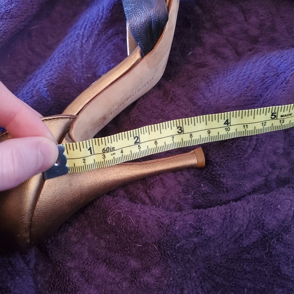 Shoes - Picture 4 of 6